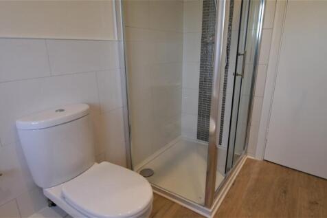 Bath/Shower Room