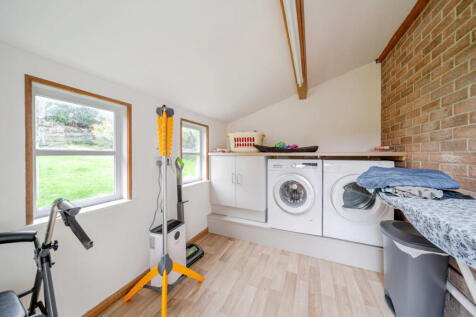 1385869-1-692d9d7...