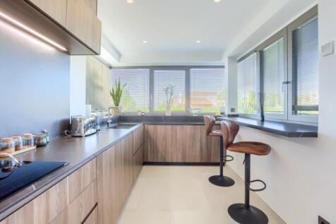 Kitchen 1 - 2