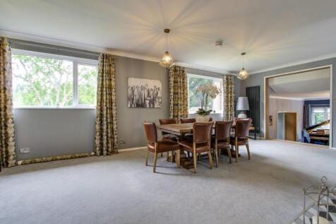 Open Plan Living Room/Dining Room