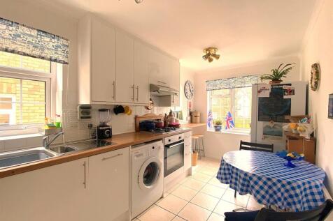 3 Braemar Ct - Kitchen.jpg