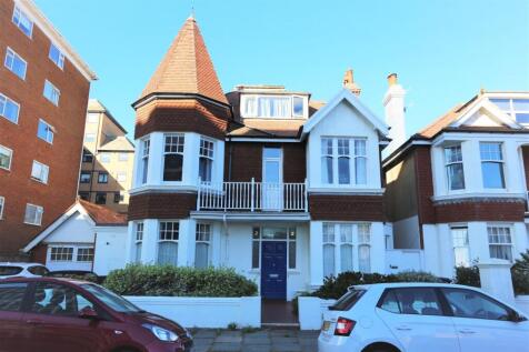 2b Langdale rd ext.JPG