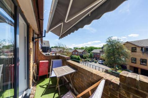 Clarence Road, E12