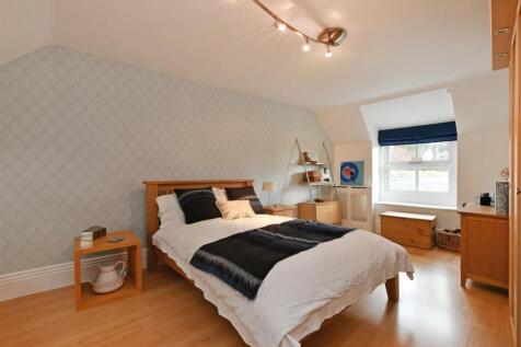 5 bed, 3 bath Detached in Sheffield - Photo 18