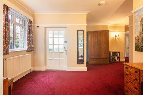 6 bed, 3 bath Detached in Sheffield - Photo 20