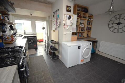 Dining side of kitchen.JPG