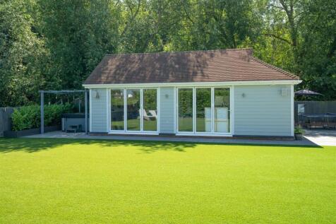 Garden Studio/Potential Annexe