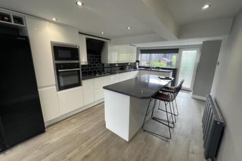 92 heathmeads 16.jpg