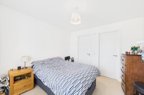 CAM03185G0-PR0104-STILL020