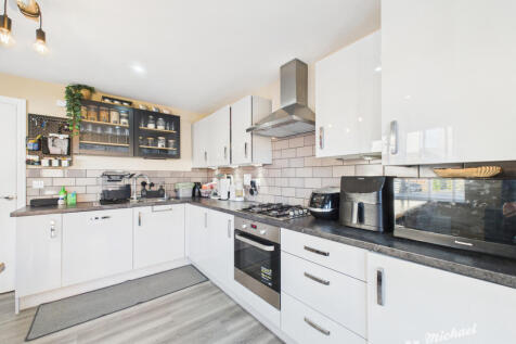 CAM03218G0-PR0783-STILL002