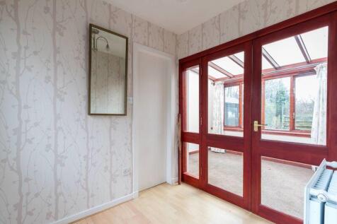 3 bed, 1 bath Link Detached House in Leeds - Photo 9