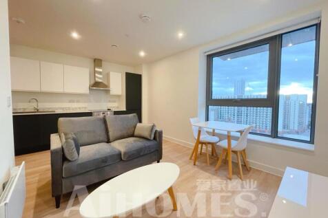 Nestled in the heart of Salford, this charming studio apartment at 3 News Kings Head Yard offers a perfect blend of comfort and convenience. Spanning an impressive 441 square feet, this well-designed