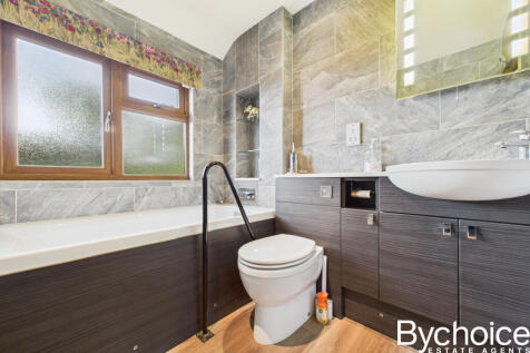 CAM05454G0-PR0065-STILL027