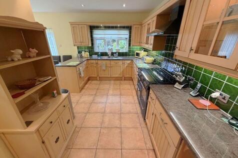 Family Dining Kitchen