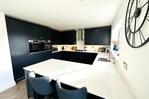 Kitchen1.jpg