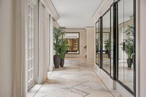 6 bed, 7 bath House in London - Photo 10