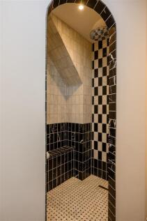 JACK AND JILL EN- SUITE