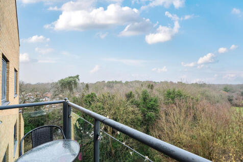 1405422-5-697b464...