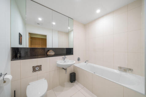 2 bed, 2 bath Apartment in liverpool - Photo 11