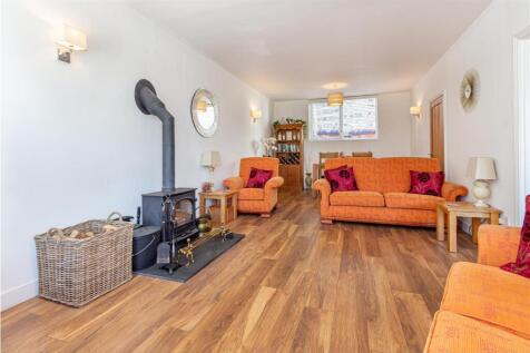 Livingroom-2.jpg