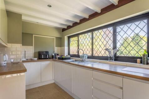 Kitchen Main House (2)