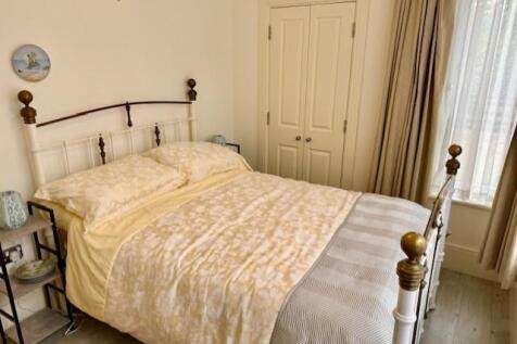 Woodend Bed 1.jpg