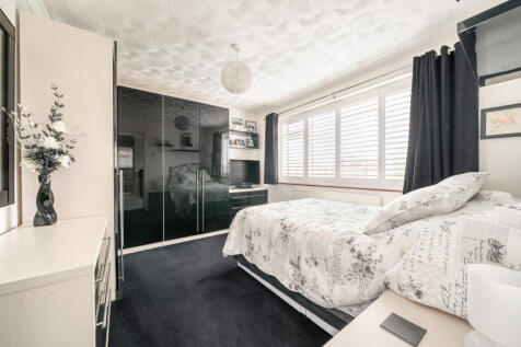 1370645-19-68fa74...