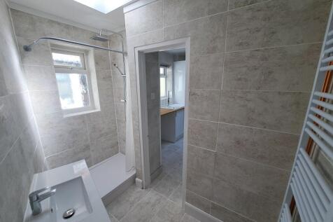 NEW SHOWER / WC