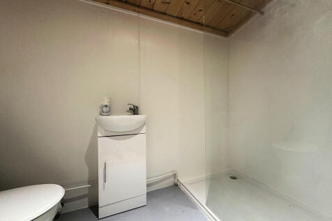 Annex Shower Room