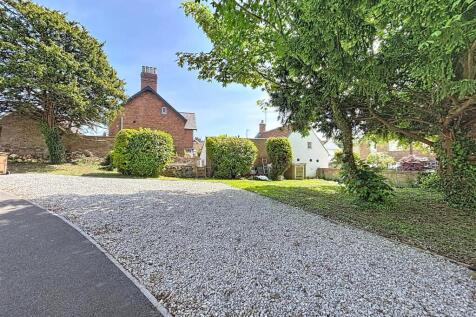 Side garden and parking