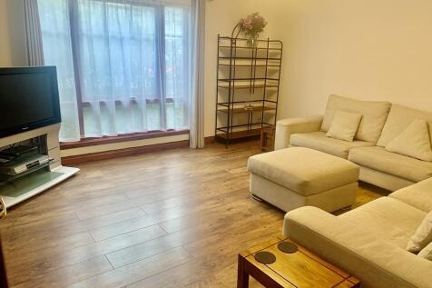 Lounge 1