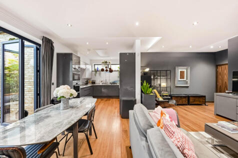 4 bed, 3 bath Town House in leeds - Photo 16