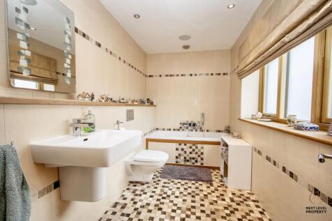 Ground Floor Bathroom