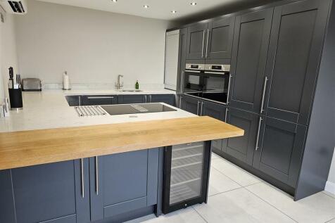 kitchen 1.jpg