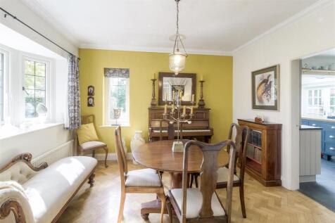 1 Knowle Hill, Hurley