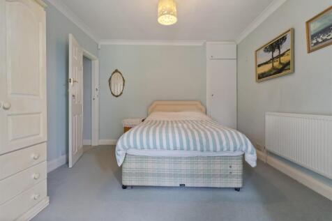 15 Foamcourt Waye_008.JPG