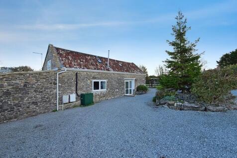3 Bedroom House in BA3 4TY