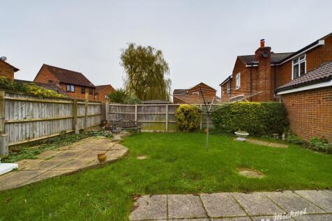 CAM02773G0-PR0206-STILL017