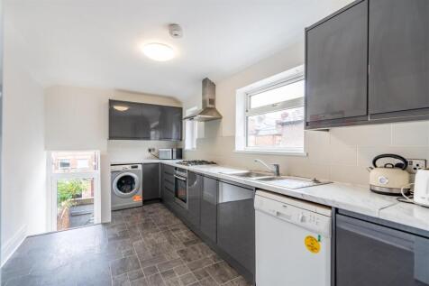 6 Bedroom Flat in NE2 3DL