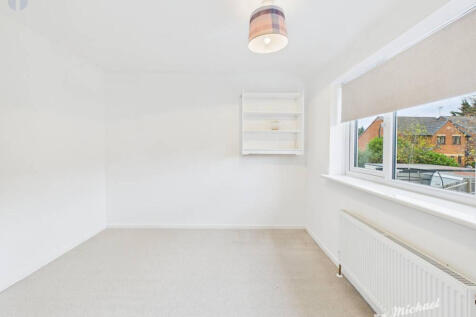 CAM03852G0-PR0466-STILL011-thumbnail-h750-70