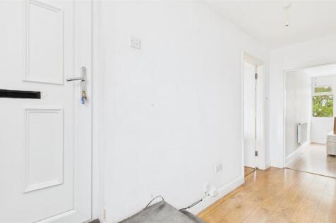 CAM05136G0-PR0155-STILL009.jpg