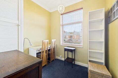 CAM05192G0-PR0144-STILL032