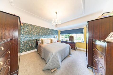 100 bluebell lane bedroom 1.jpg