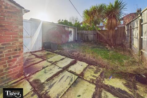 CAM02176G0-PR0768...