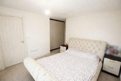 Bed 1 photo 2