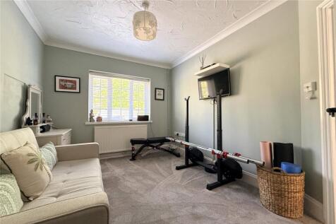 Bedroom 2 Photo 2