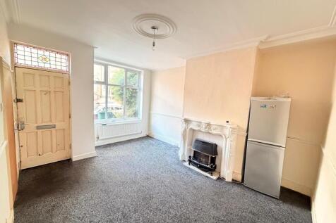 Nestled on Sutherland Mount in the popular LS9 postcode, this impressive three-storey house invites you to enjoy bright, spacious living in a convenient Leeds location. Presented in an unfurnished con