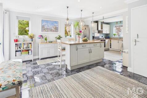 Diner/Family Room
