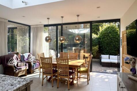 Apartment 1 - Kitchen/Dining Room