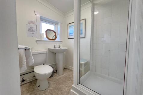 4 bed, 2 bath Detached in Liverpool - Photo 13